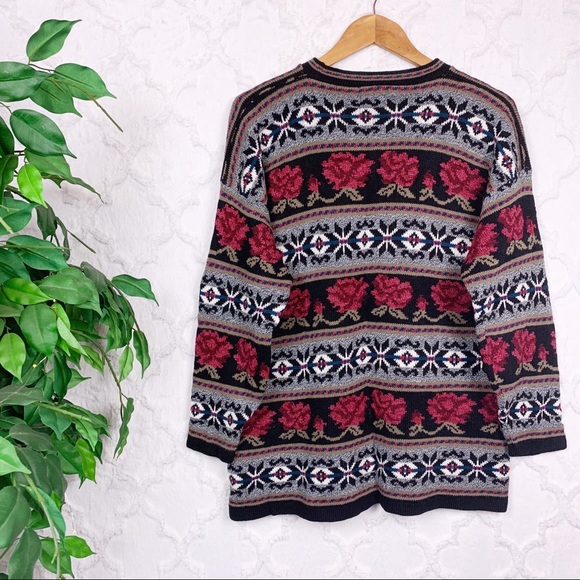 Vintage Floral Rose Aztec Printed Sweatshirt - Picture 4 of 6